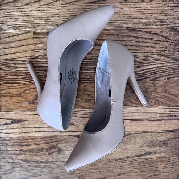 Elegant Nude Heels - Picture 4 of 5